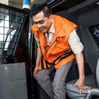 sanusi-tebar-senyum-penyuap-bungkam