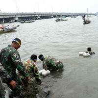 empat-tahun-turun-belanja-militer-dunia-2015-naik