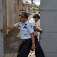 tiga-sipir-rutan-ii-b-bengkulu-selatan-terancam-dipecat