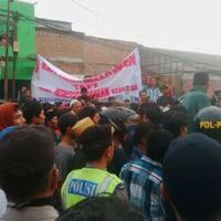 eksekusi-penggusuran-warga-kampung-akuarium-satpol-pp-bentrok