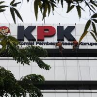 selain-sunny-kpk-juga-periksa-aguan-dan-sanusi