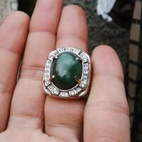 etalase-gemstone-tunjukkan-kan-koleksi-mu