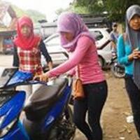 quotini-kantor-bapakmu-masuk-kantor-polisi-kok-nggak-pakai-helmquot