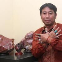 sumpah-para-politikus-mengorbankan-anggota-tubuhnya