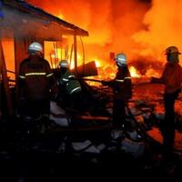 22-damkar-padamkan-api-di-cempaka-putih