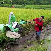 petani-indonesia-maju-sejahtera-dengan-mesin-pemanen-edisi-pemanen-padi