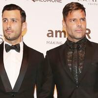 ricky-martin-pamer-perdana-pacar-baru-di-red-carpet