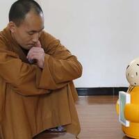 kuil-buddha-di-china-perkenalkan-robot-biksu-kecil