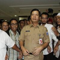 para-pejabat-yang-tersandung-di-lapangan-golf