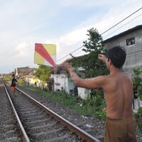 ini-yang-harus-agan-lakukan-jika-terjatuh-di-rel-kereta-di-jepang