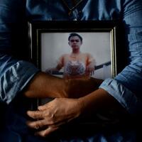 dengar-anak-dibebaskan-ibu-histeris