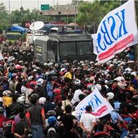 12-ribu-buruh-asal-jawa-barat-bergerak-ke-jakarta