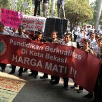 2017-honor-guru-kontrak-di-bekasi-naik