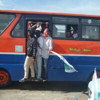 tiba-di-balai-kota-ratusan-warga-luar-batang-serukan-yel-yel-turunkan-ahok