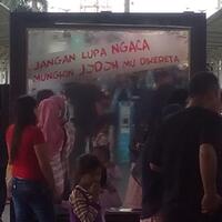 jangan-lupa-ngaca-mungkin-jodohmu-di-kereta