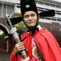 sindir-yusril-fadjroel-ajak-warga-ramai-ramai-duduki-monas