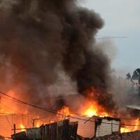 kebakaran-landa-pemukiman-di-kemanggisan-pulo