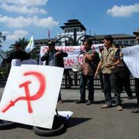 bermacam-satire-merespons-topik-bahaya-komunisme