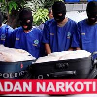 bnn-periksa-darah--rambut-bupati-bengkulu-selatan