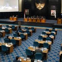 kpk-pertanyakan-absensi-dprd-dki-saat-pembahasan-raperda-reklamasi