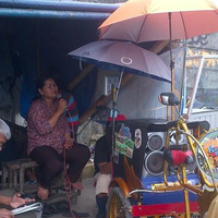 kisah-penjual-jasa-karaoke-keliling-bisa-kuliahkan-anak-sampai-lulus