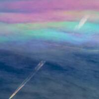 awan-berwarna-seperti-pelangi-ini-tampak-di-langit-jepang-keren-banget-gan