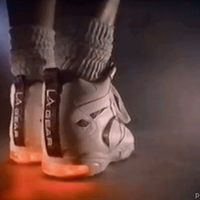 deretan-sepatu-dan-sandal-legendaris-di-era-80-90an