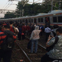 krl-anjlok-lagi--kereta-dari-manggarai-ke-sudirman-tak-bisa-dilewati