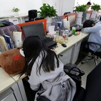 mengintip-tradisi-unik-tidur-siang-pegawai-kantoran-di-china