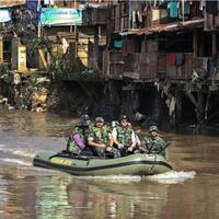ahok-diminta-perhatikan-kadar-logam-kali-ciliwung