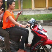 bocah-kecil-bawa-motor-dijalan-raya-kemana-ortu-mereka