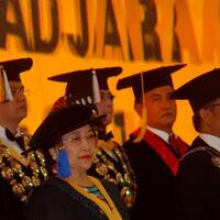 menyoroti-gelar-doktor-kehormatan-megawati