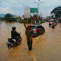 banjir-bandung-selatan-deddy-mizwar-kesalahan-berjamaah