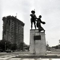 tatkala-tugu-tani-tertimpa-cap-komunis