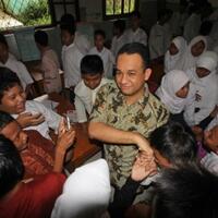 menteri-anies-kepala-sekolah-dan-guru-dilarang-merokok-di-sekolah