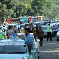 syarat-final-agar-taksi-berbasis-aplikasi-melenggang-di-jalanan