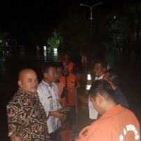 tanggul-pantai-mutiara-yang-jebol-mencapai-50-meter