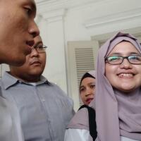 2-pendiri-teman-ahok-ditahan-di-singapura