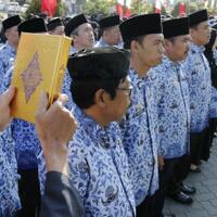 pemangkasan-pns-akan-berjalan-alami