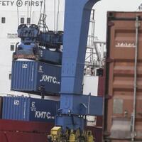 neraca-mei-surplus-meski-ekspor-dan-impor-turun