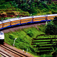 jelang-mudik-orang-jahat-taruh-batu-di-jalur-kereta