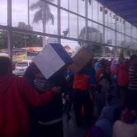 menanti-berkah-pemudik-di-stasiun-pasar-senen