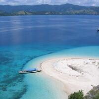 10-pantai-terbaik-di-indonesia-yang-harus-dikunjungi