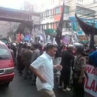 dikawal-polisi-ahok-lolos-dari-kepungan-warga-di-penjaringan