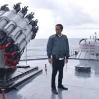 rapat-jokowi-di-atas-kapal-perang-unjuk-kekuatan-ke-tiongkok