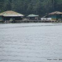 mengintip-kerennya-rumah-terapung-di-tengah-laut