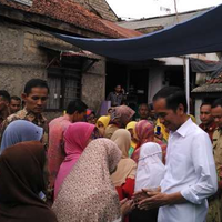 anak-yatim-panggil-jokowi-pak-pak-woi-pak-sini
