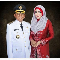 foto-gaya-hijab-feminin-istri-bupati-sumenep-nurfitriana