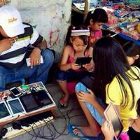 hal-hal-yang-kita-temukan-di-gerobak-gimbot-legendaris-90an