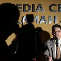 icw-desak-ketua-ma-mundur-dari-jabatannya